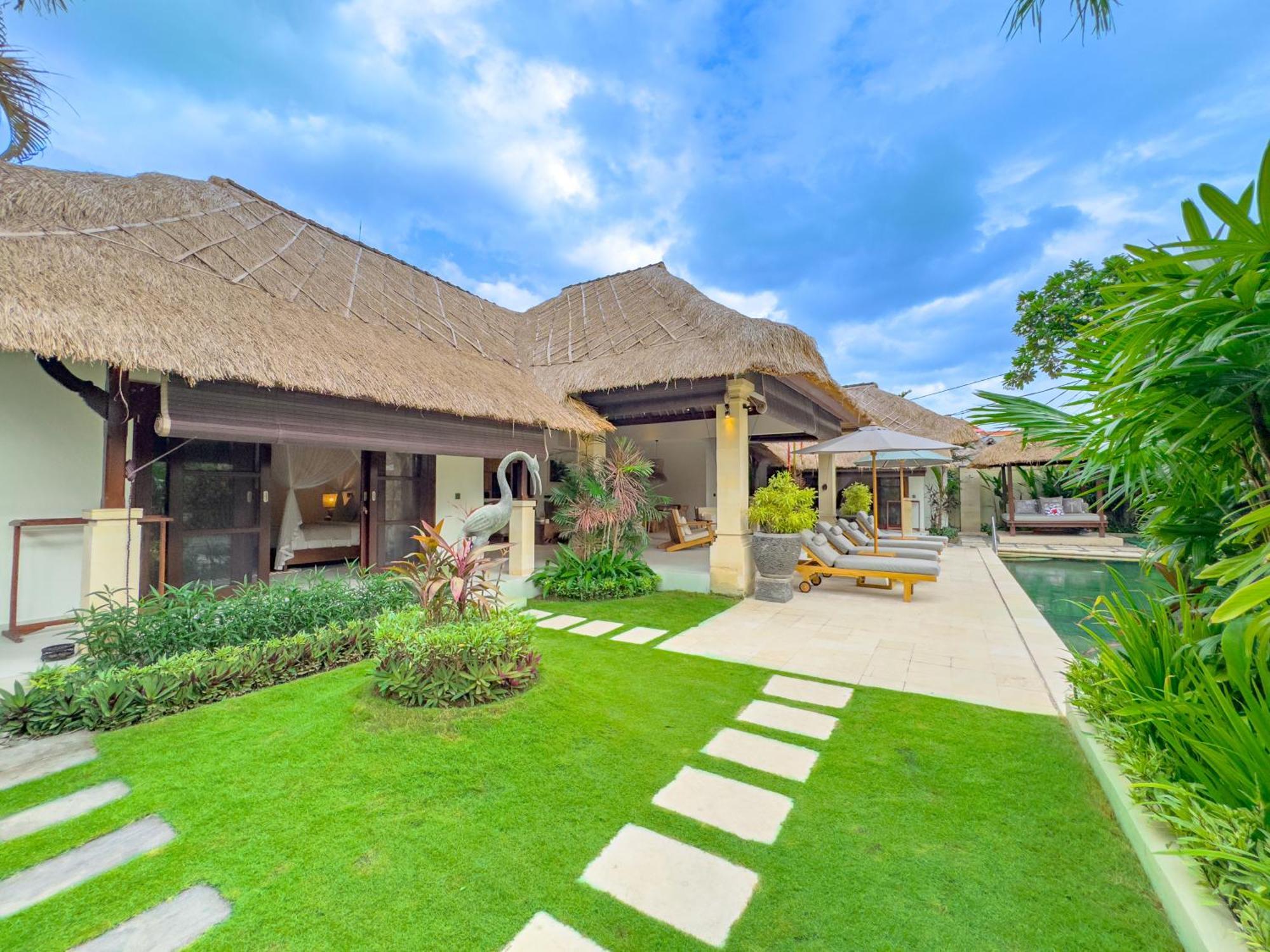 Villa Bugis Seminyak Экстерьер фото