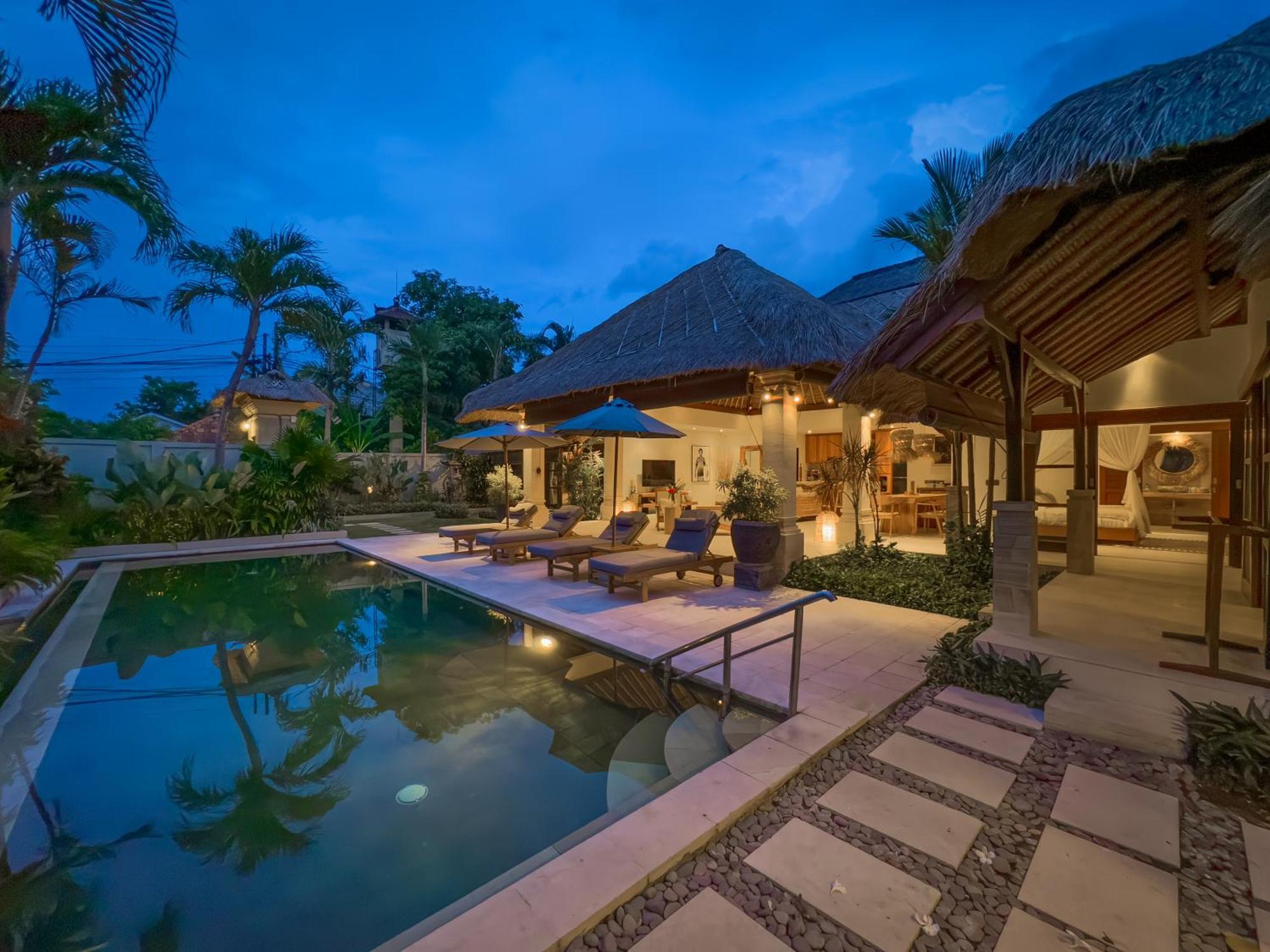 Villa Bugis Seminyak Номер фото