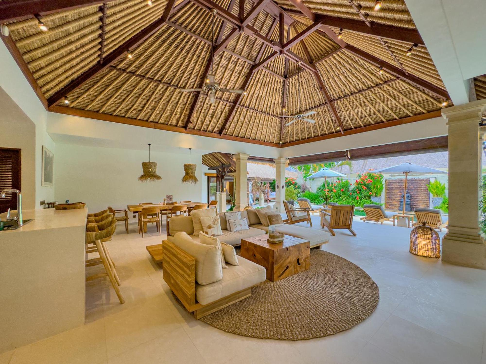 Villa Bugis Seminyak Номер фото