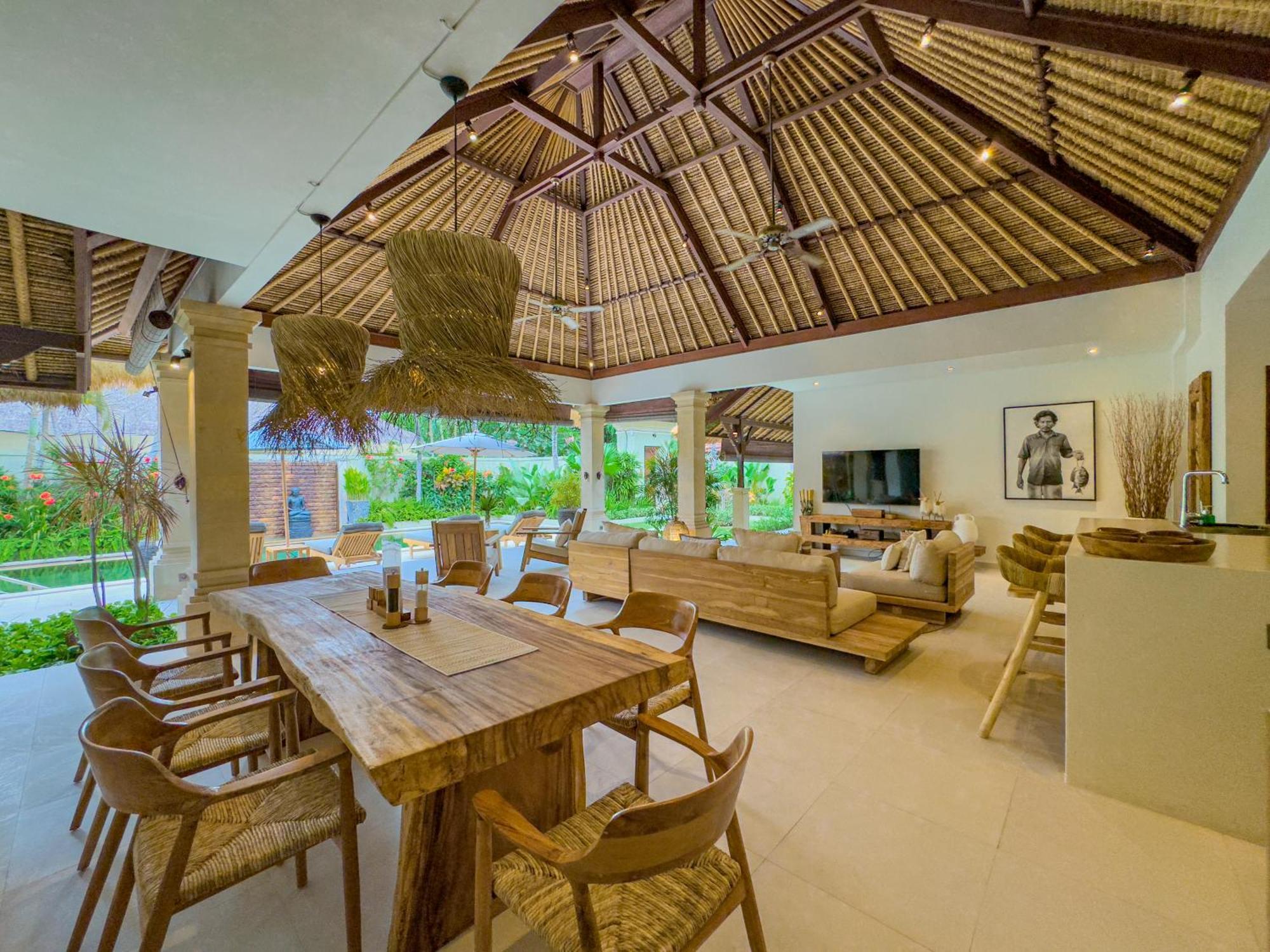 Villa Bugis Seminyak Номер фото