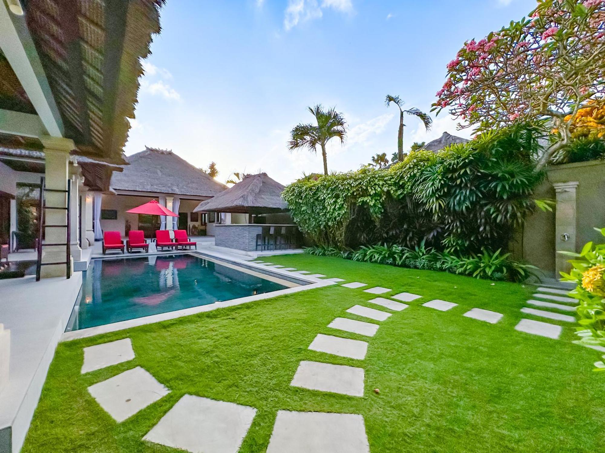 Villa Bugis Seminyak Номер фото