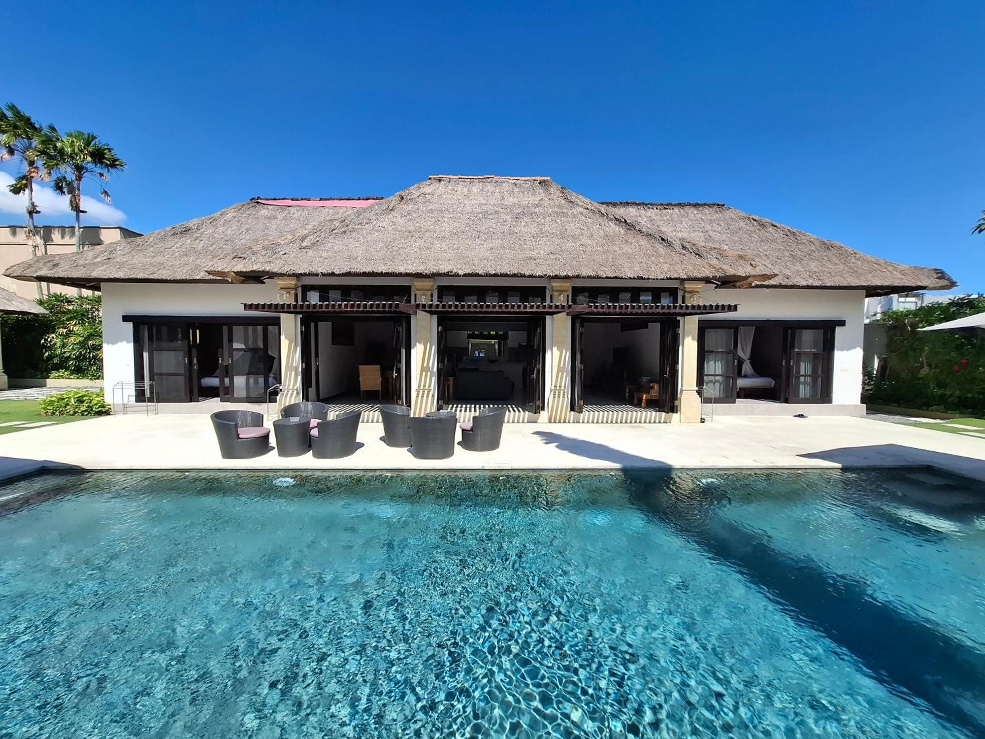Villa Bugis Seminyak Экстерьер фото